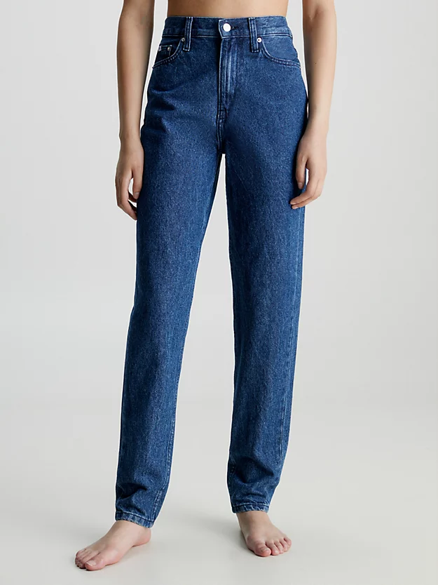 Calça jeans de mãe