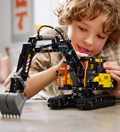 LEGO? Technic - Volvo FMX-lastbil og EC230 Gravemaskin - 42175