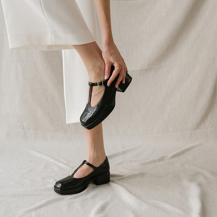 Salomés à petits talons et semelles épai...  en vernis plissé noir