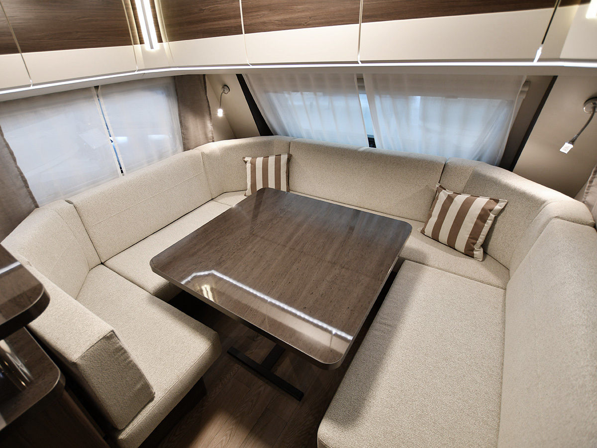 Hobby Prestige 720 WQC 2026 caravan