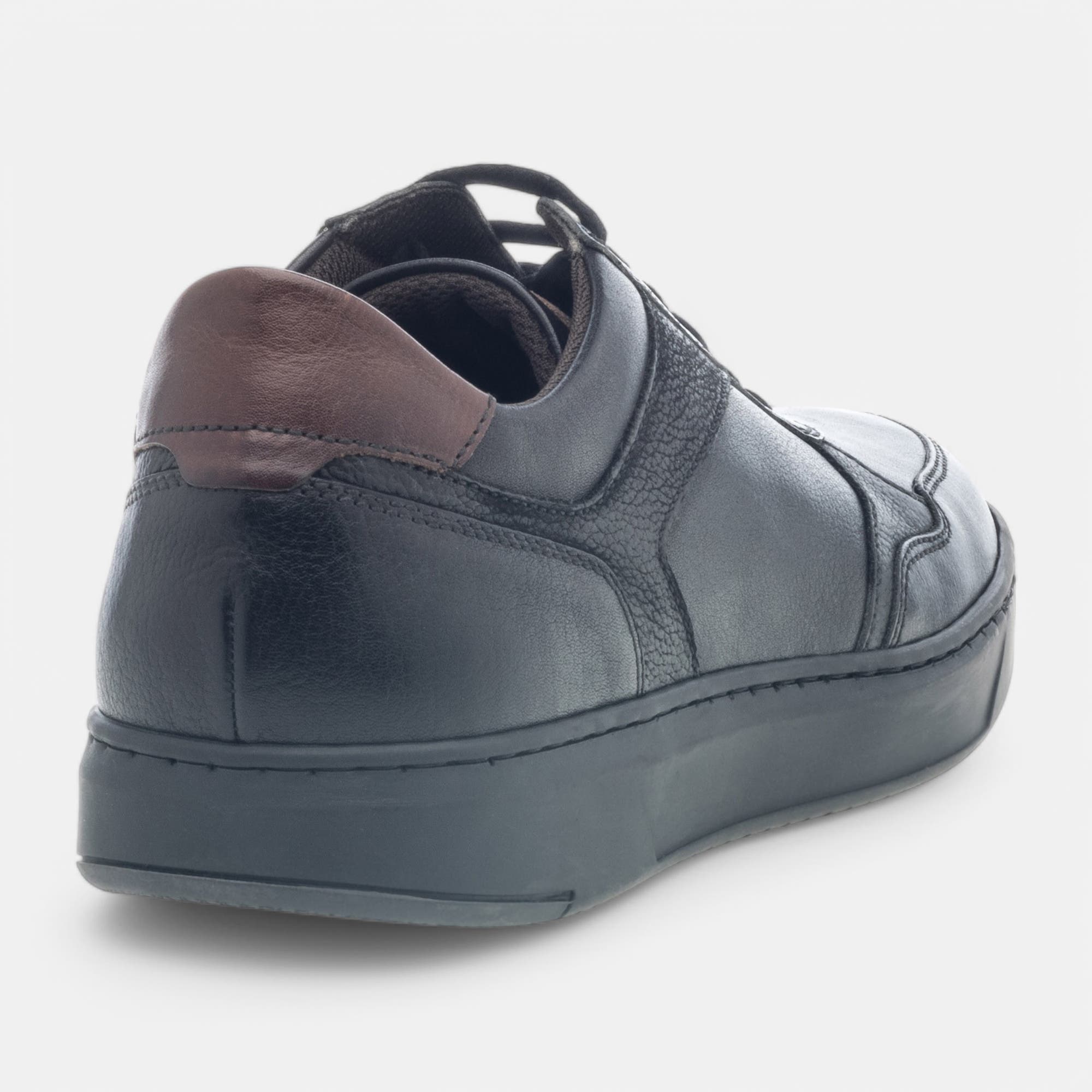 Baskets basses Homme en cuir noir
