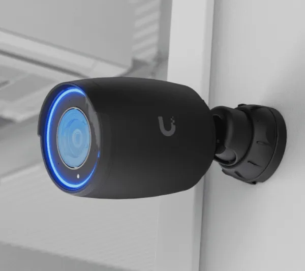Ubiquiti UniFi AI Professional - Netværksovervågningskamera - kugle - indendørs, udendørs - vejrbestandig - farve (Dag/nat) - 8 MP - 3840 x 2160 - 4K - audio - LAN 10/100 - H.264 - PoE