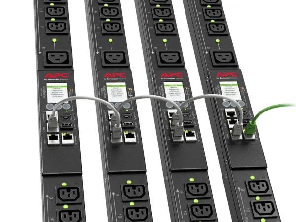 APC Rack PDU 9000 Switched ZeroU 16A 230V 21 C13 & 3 C19 IEC309 Cord