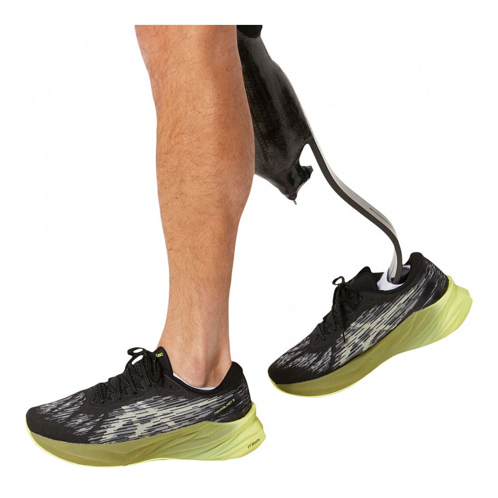 Asics NOVABLAST 3 - Chaussures running Homme black/dried leaf green