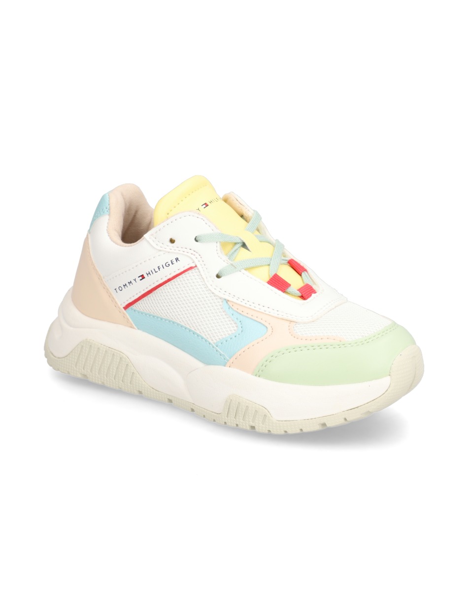 LOW CUT LACE-UP SNEAKER