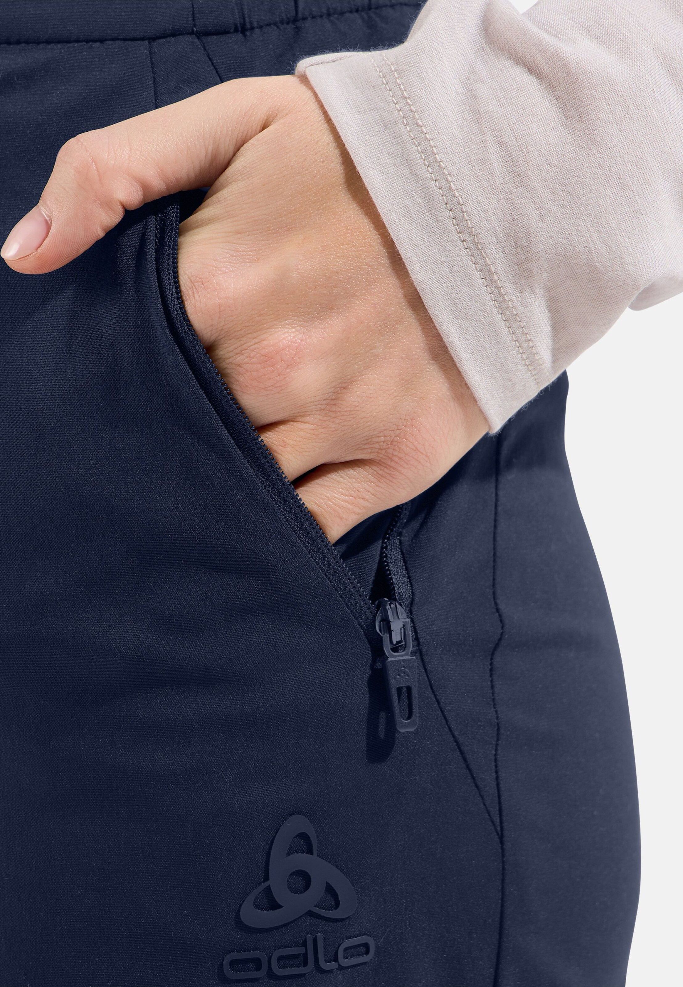 Ascent Light Wandershorts in medieval blue