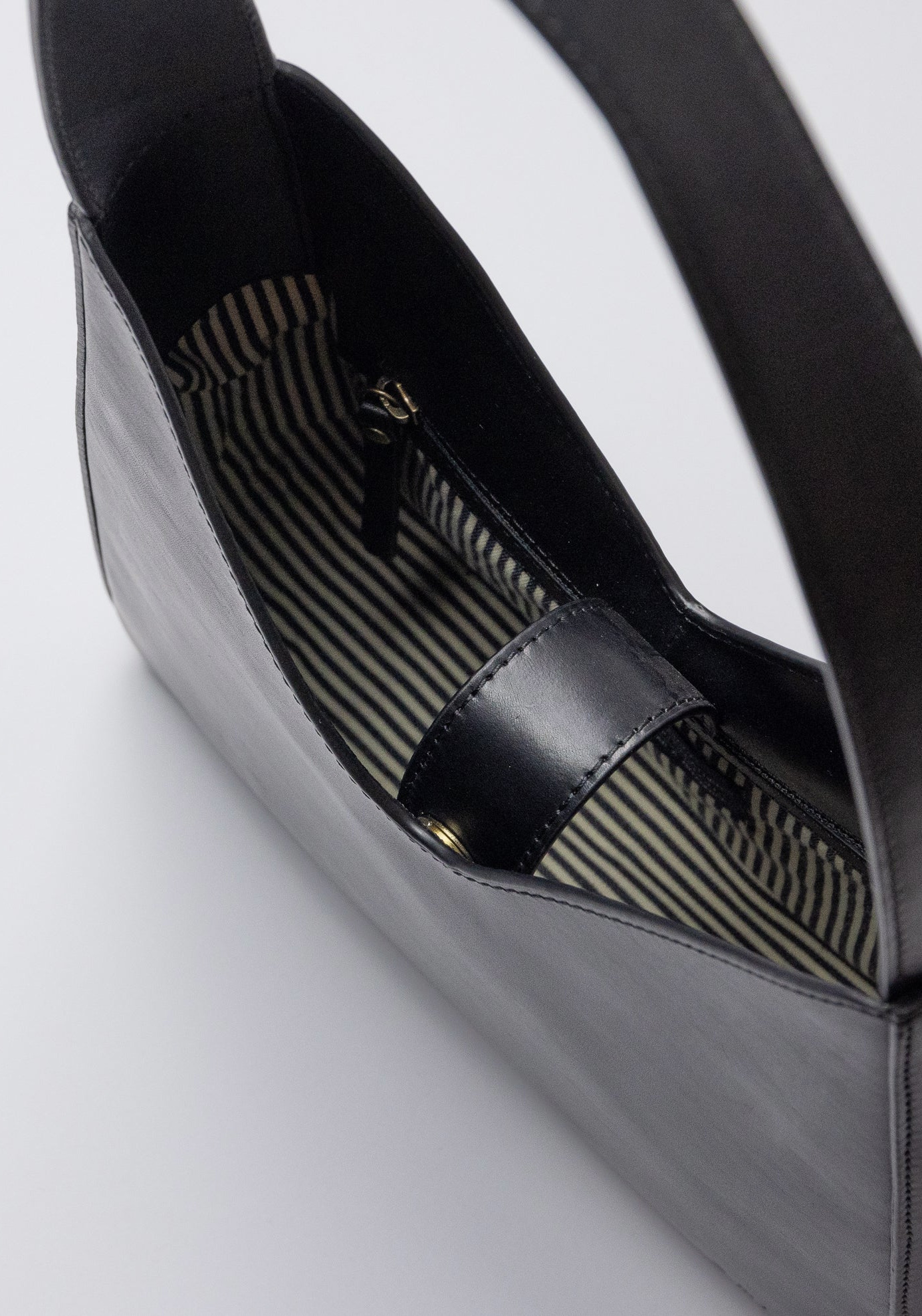 O My Bag Handtasche Vicky Classic Leather Black