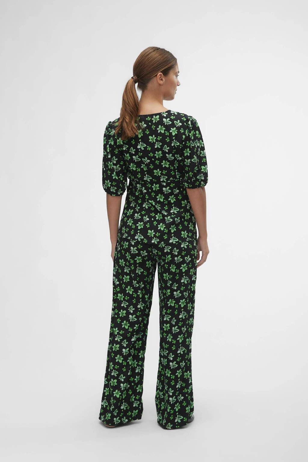 MAMALICIOUS gebloemde loose fit broek MLELLINOR van polyester zwart/groen