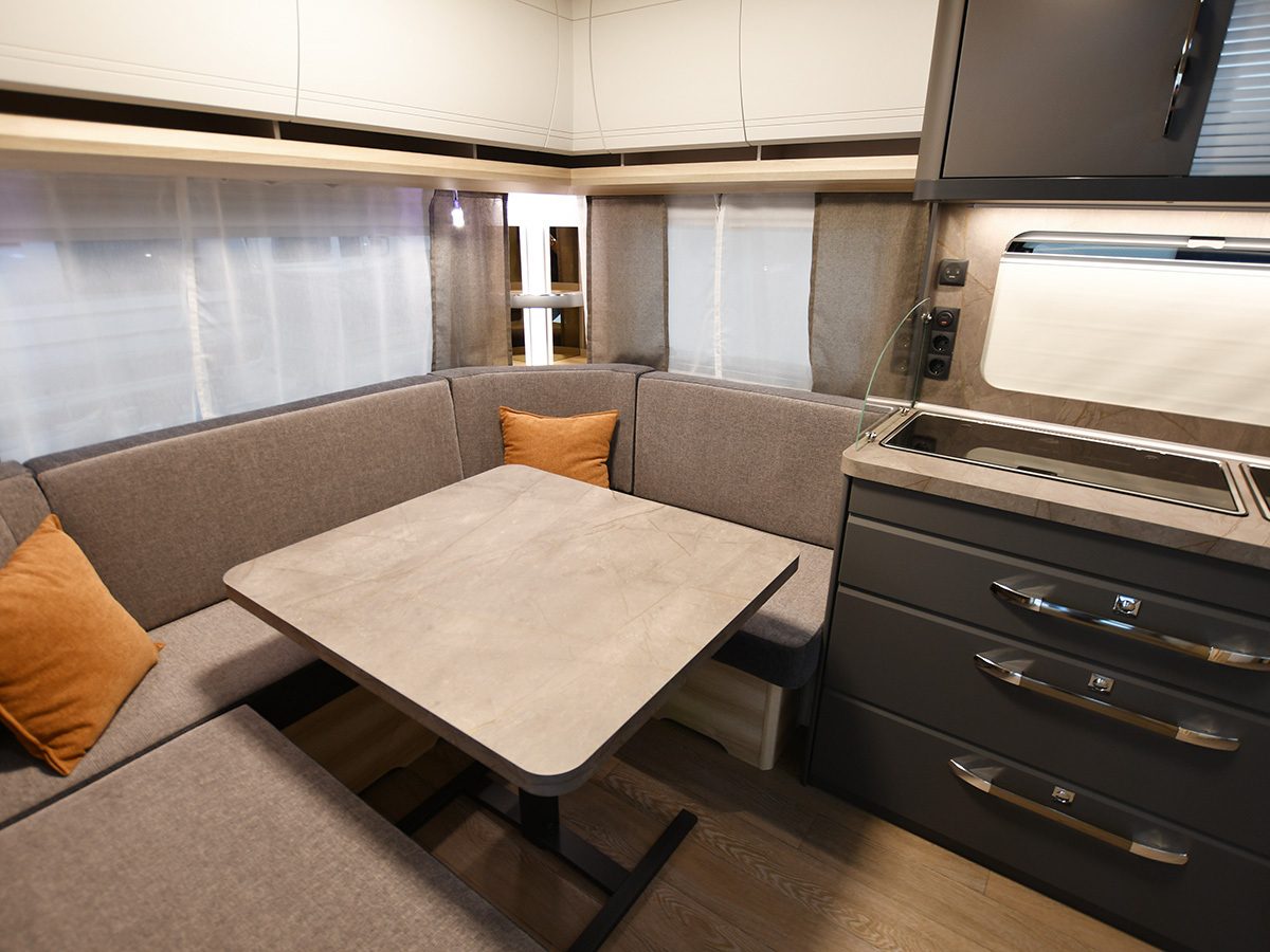 Hobby De Luxe 540 UL 2026 caravan