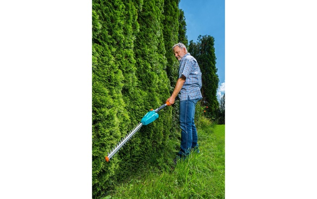 GARDENA Teleskop-Heckenschere »Gardena Teleskop-Heckenschere THS 4« ()  Mit Akku/Ladegerät