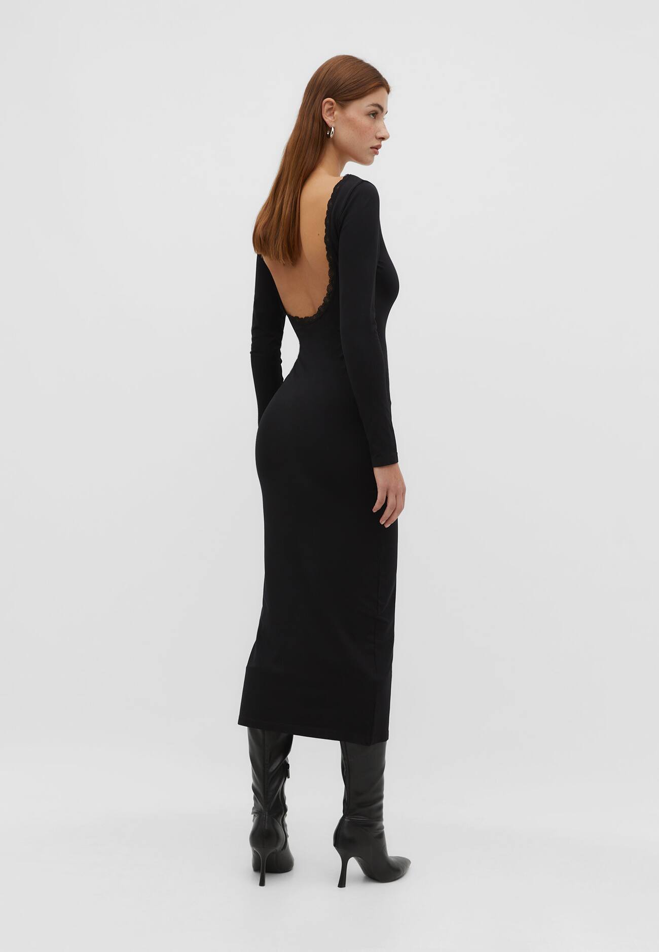 Vestido com detalhes em renda