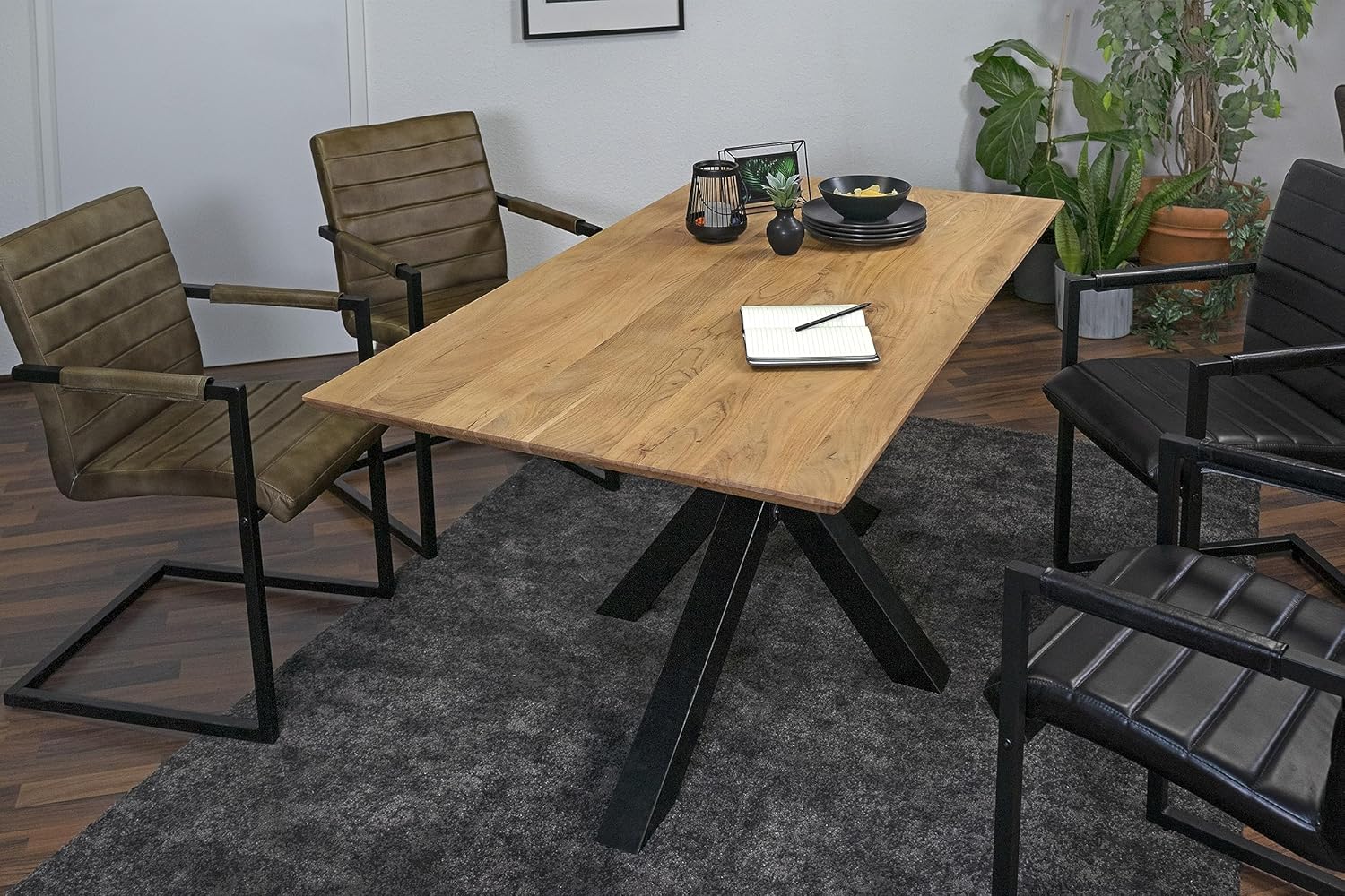 SAM Esstisch 120x80 cm Abby, Akazienholz massiv + naturfarben, Esszimmertisch mit Schweizer Kante, Spider-Metallgestell Schwarz, massiver Holztisch, Tischplatte 26mm