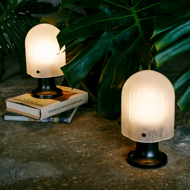 Gubi - Seine Tischleuchte Outdoor, Messing antik / frosted Glas