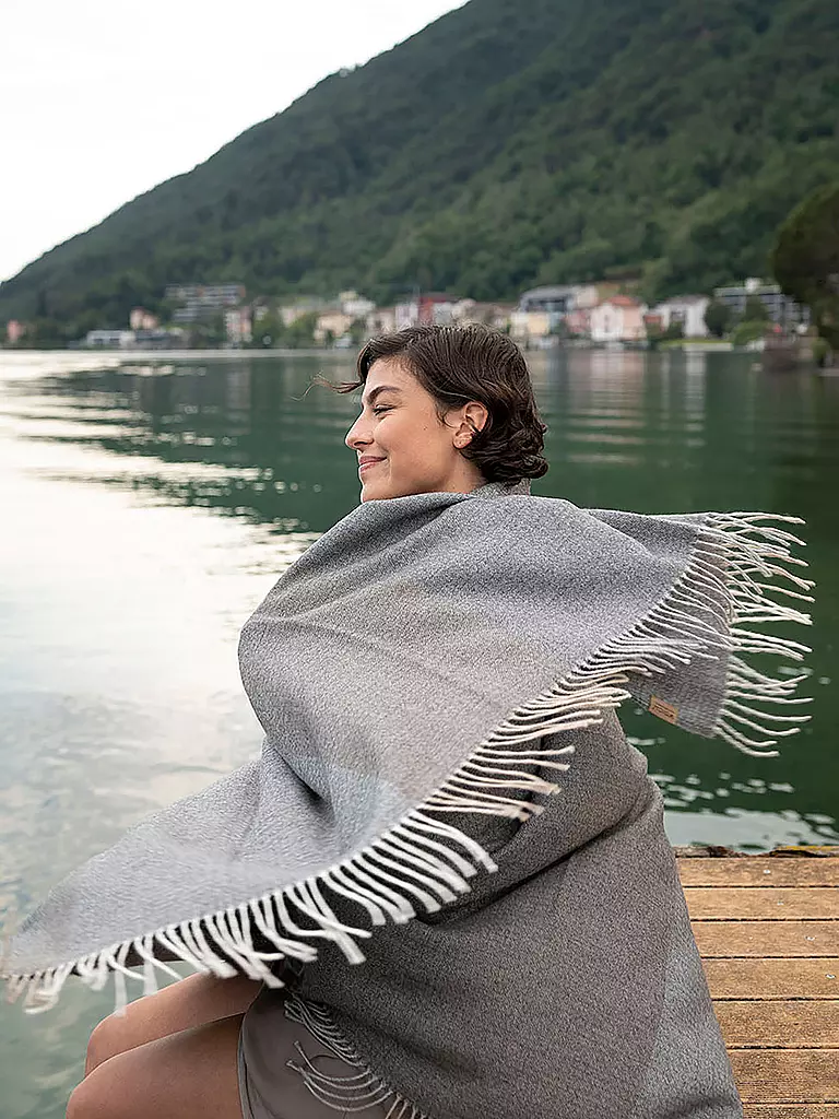 WEICH COUTURE ALPACA Edelhaardecke BORREA 130x180cm Dark Grey  grau