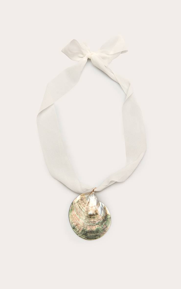 Crème Collier En Coquille D'ormeau Et Mousseline