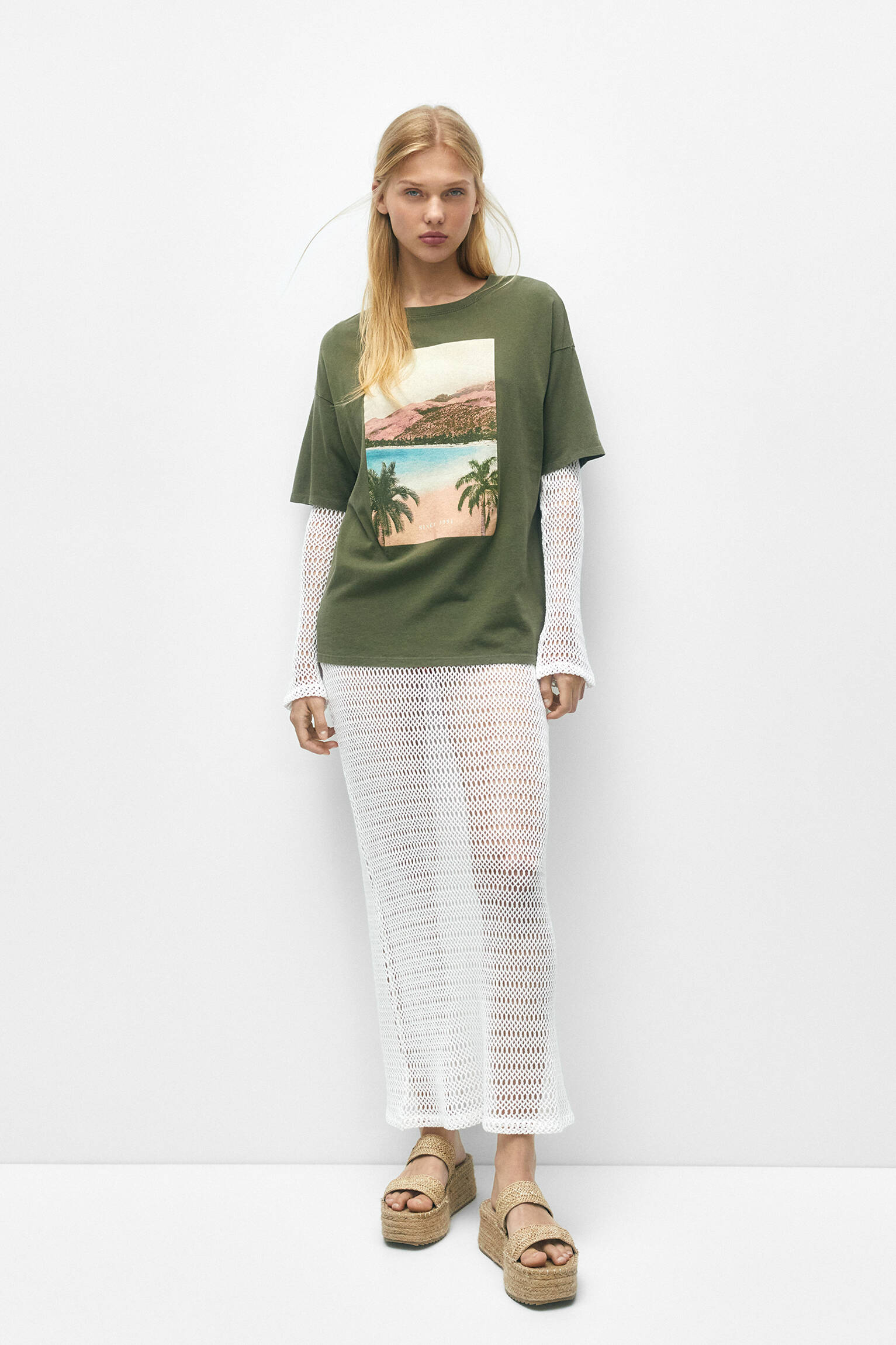 CAMISETA DE MANGA CURTA ESTAMPADA - NEG-DELAV