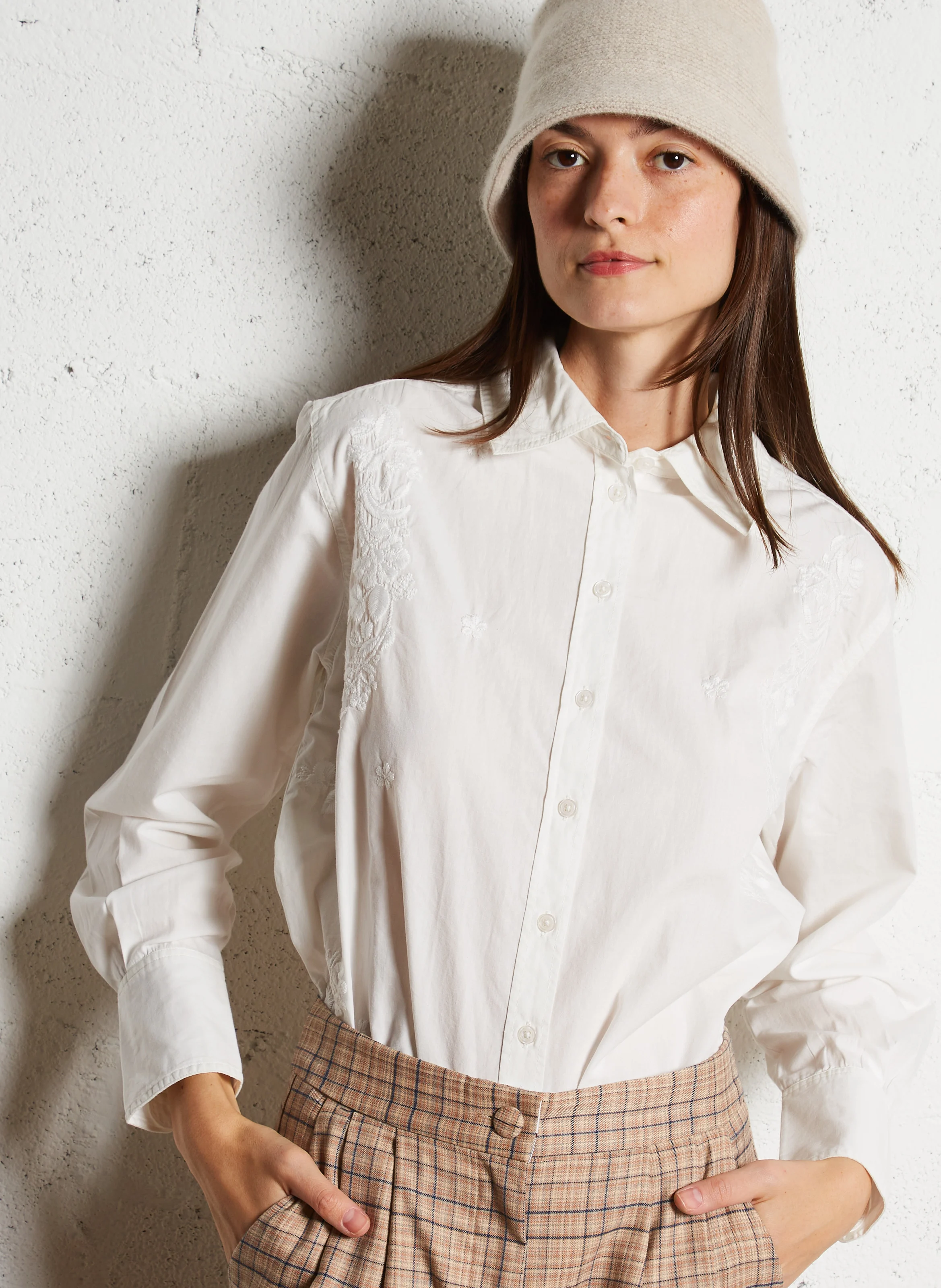 LUCINDA - Chemise col classique droit en coton brodé | Blanc
