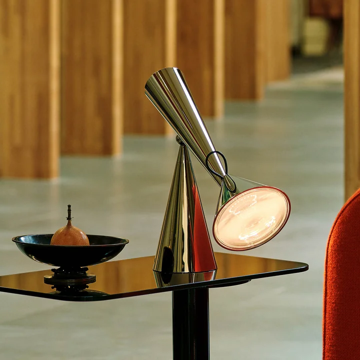 Tom Dixon - Pose Task LED Tischleuchte, kelp