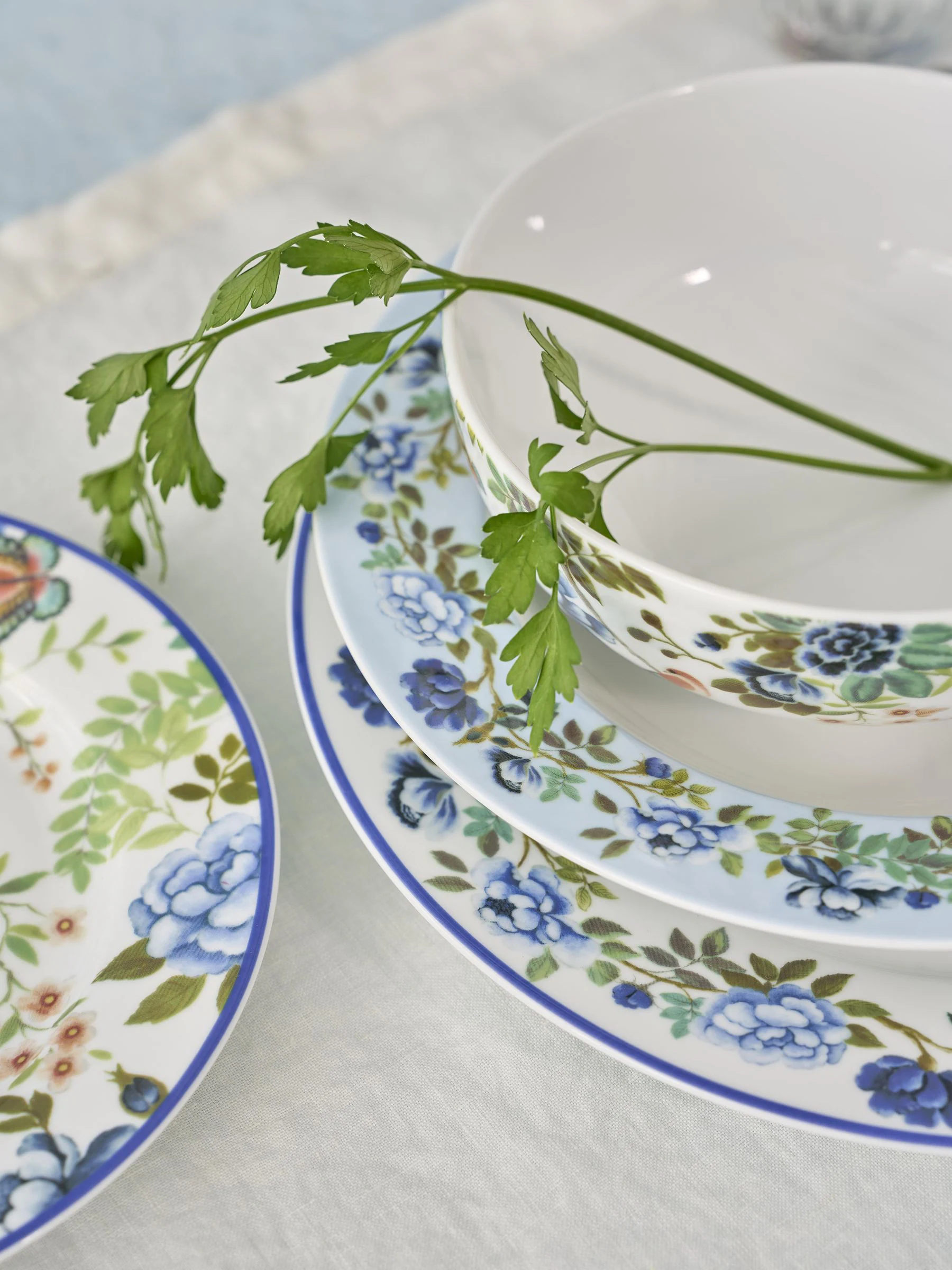 Designers Guild 4 pasta- of ontbijtkommen van Chinees porselein