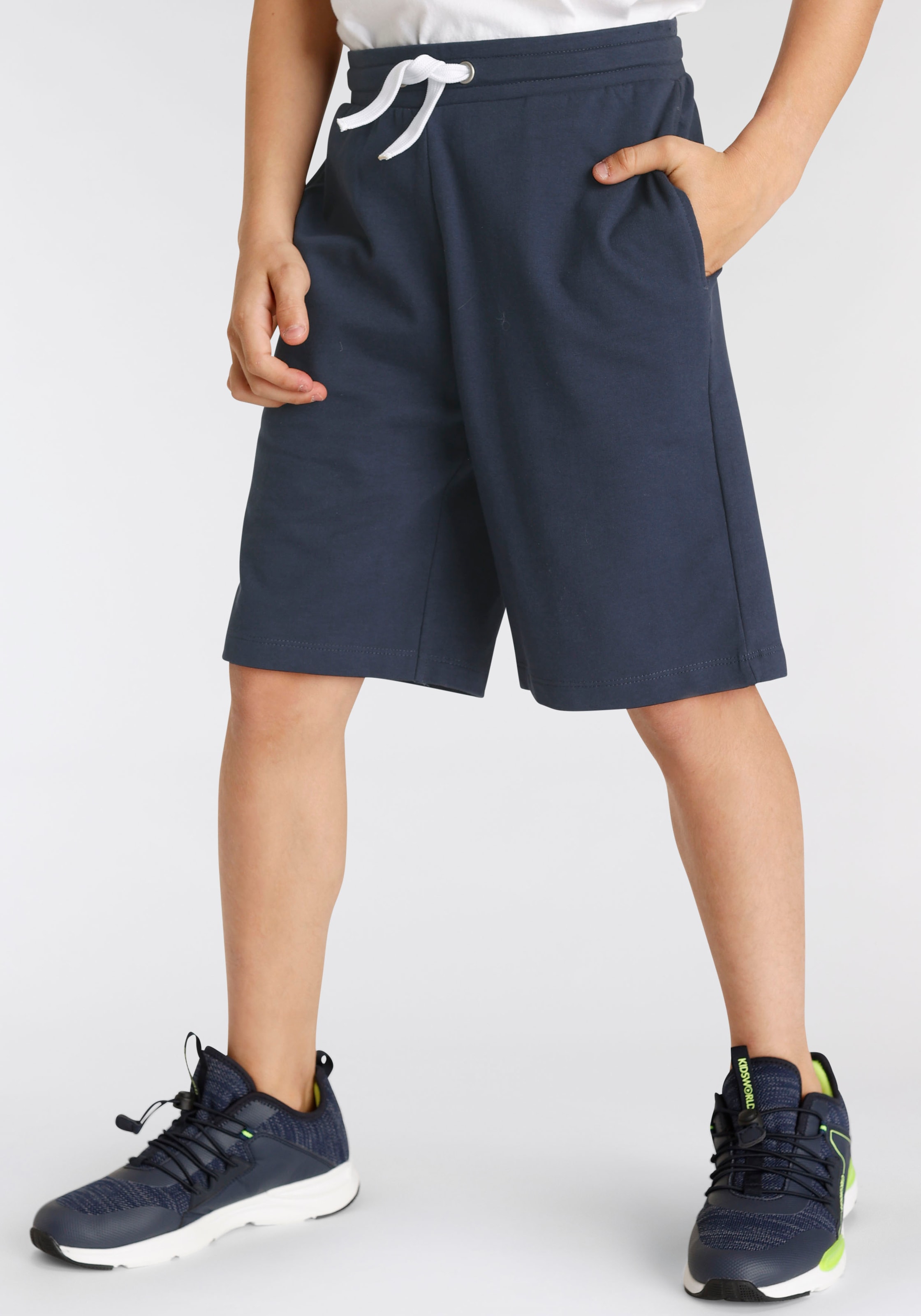 KIDSWORLD Sweatshorts »2er Pack Sweatbermudas in Must-have Farben«  in bequemer Sweatware