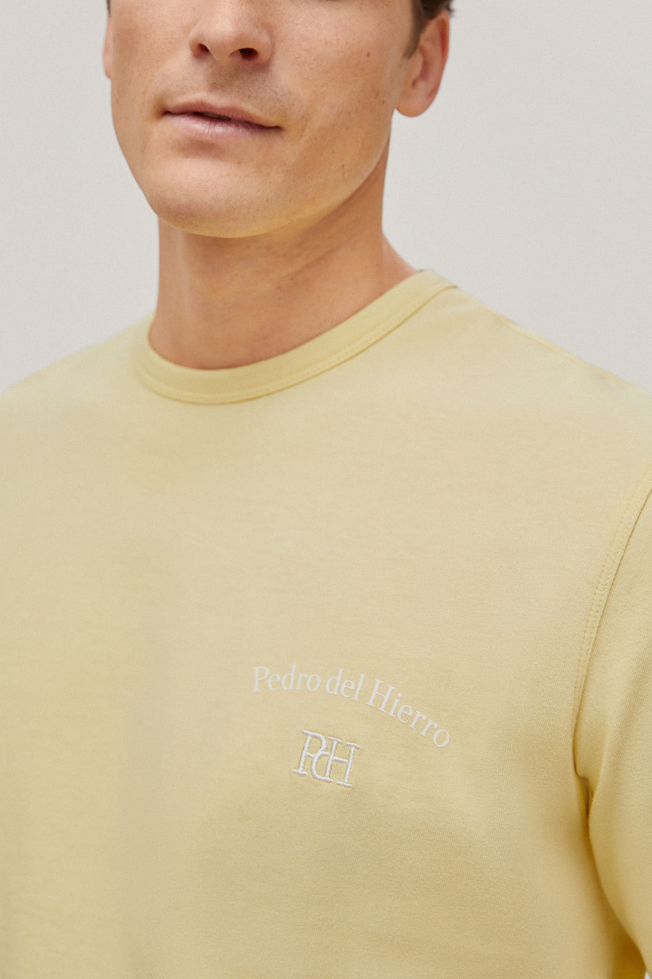 Camiseta com logo - Amarela