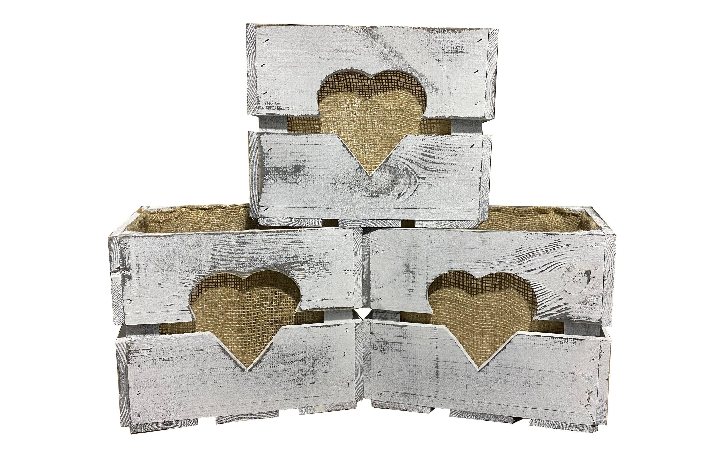 Holzharasse mit Herzausschnitt, Shabby 30 x 30 cmDekokiste mit Jutesack
