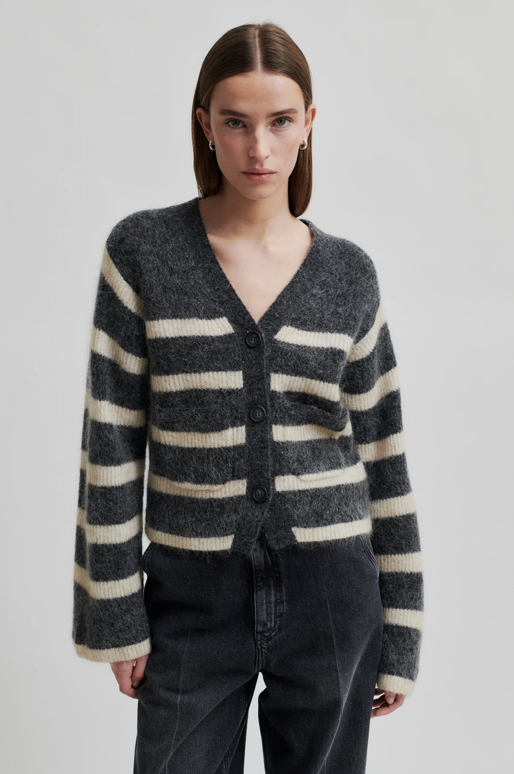 Second Female  Ovalis cardigan - Volcanic Ash