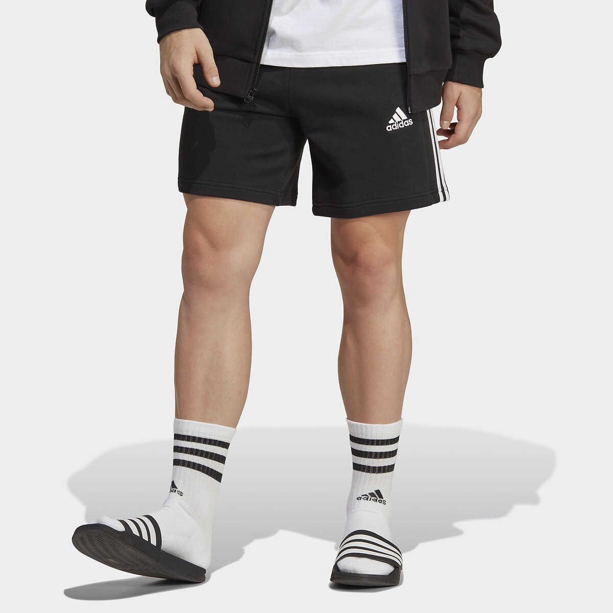 ROUPAS ESPORTIVAS ADIDAS<br>Shorts de corrida com listras finas