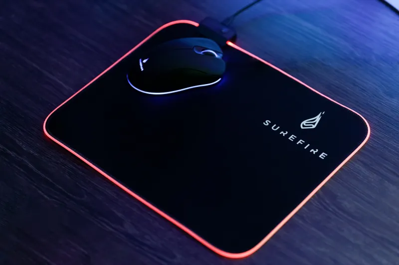 Surefire Gaming SIlent Flight RGB-320 - Gaming Musemåtte - 32 x 26 cm. - Sort/RGB