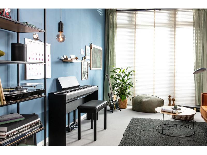 Yamaha E-Piano P-225B Kompaktes Digitalpiano mit Klang und Funktionen für fortgeschrittene Spieler