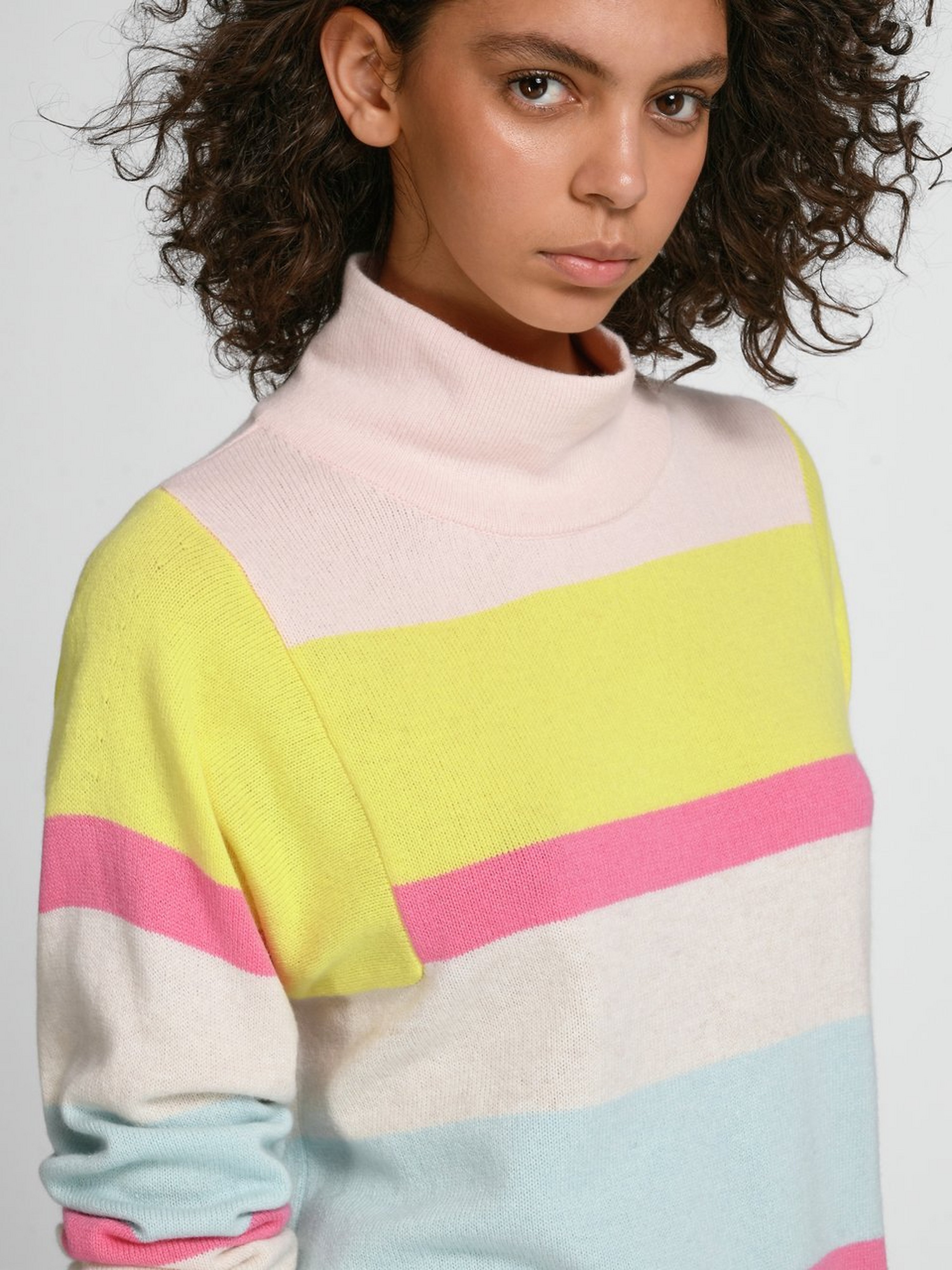 Pullover mit Stehbund