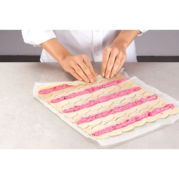Roulette à gâteaux forme rose Betty Bossi