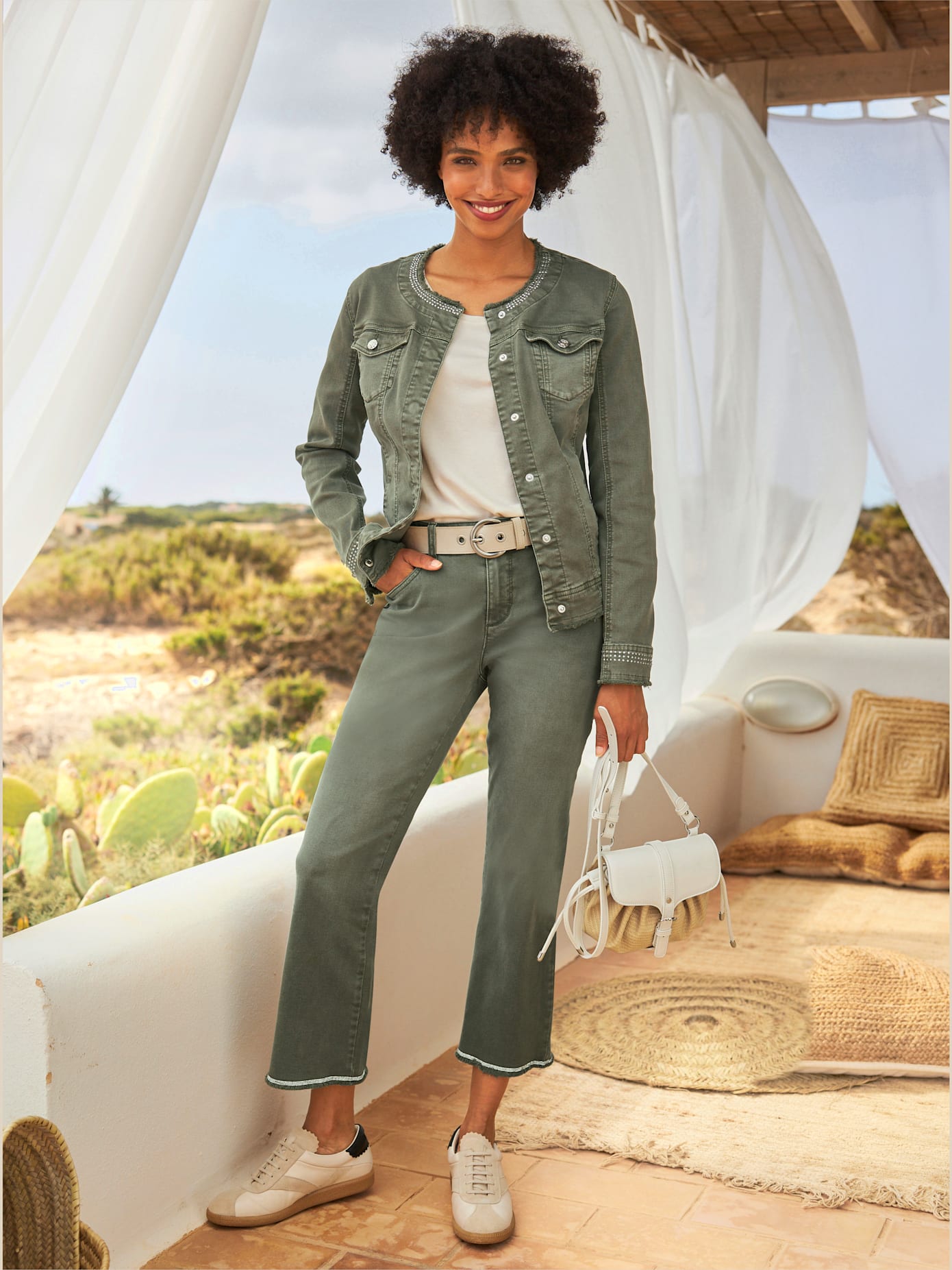 Veste en jean petites pierres fantaisie