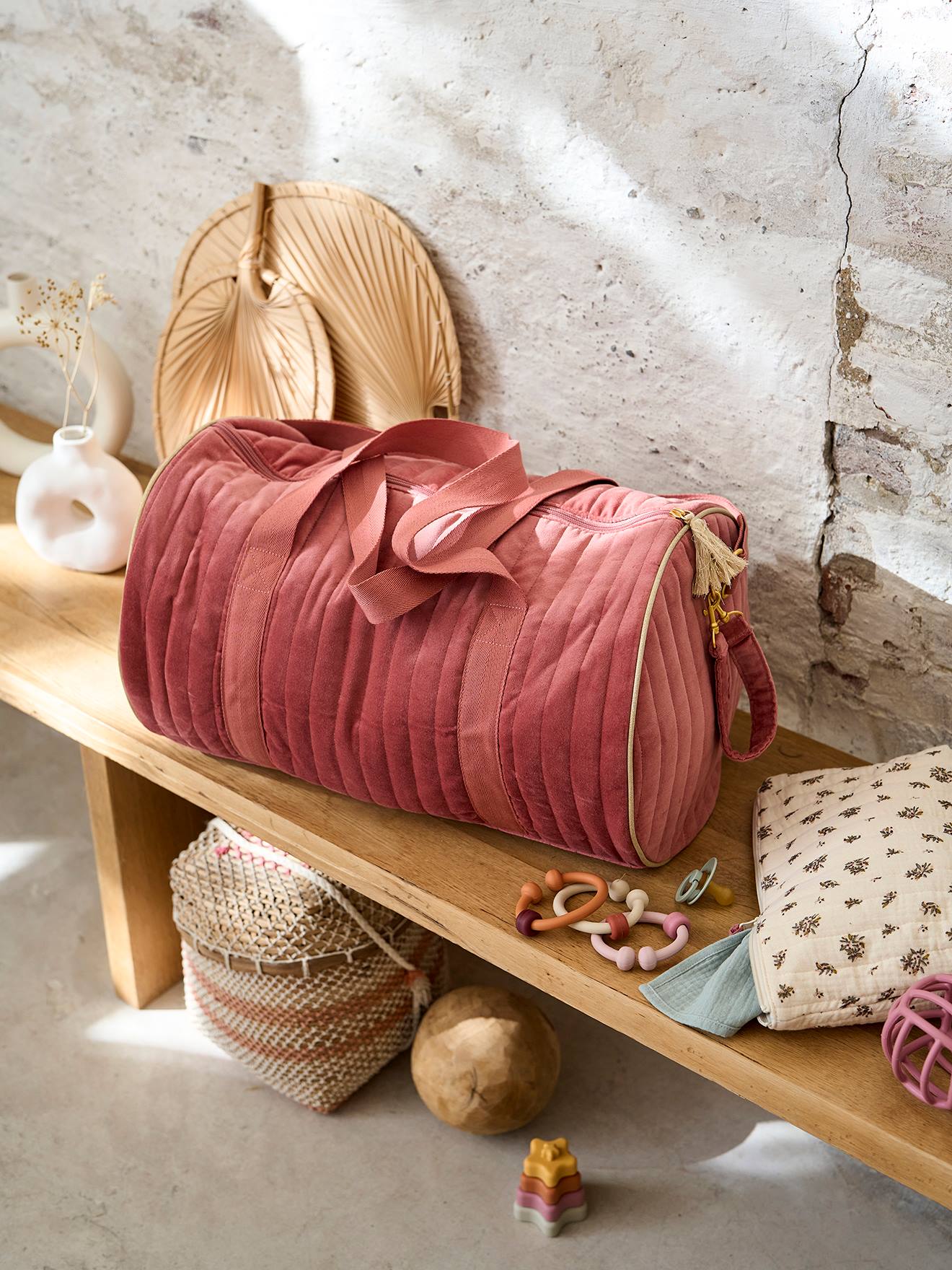 Bolsa de maternidade Baby Roll em veludo castanho liso médio