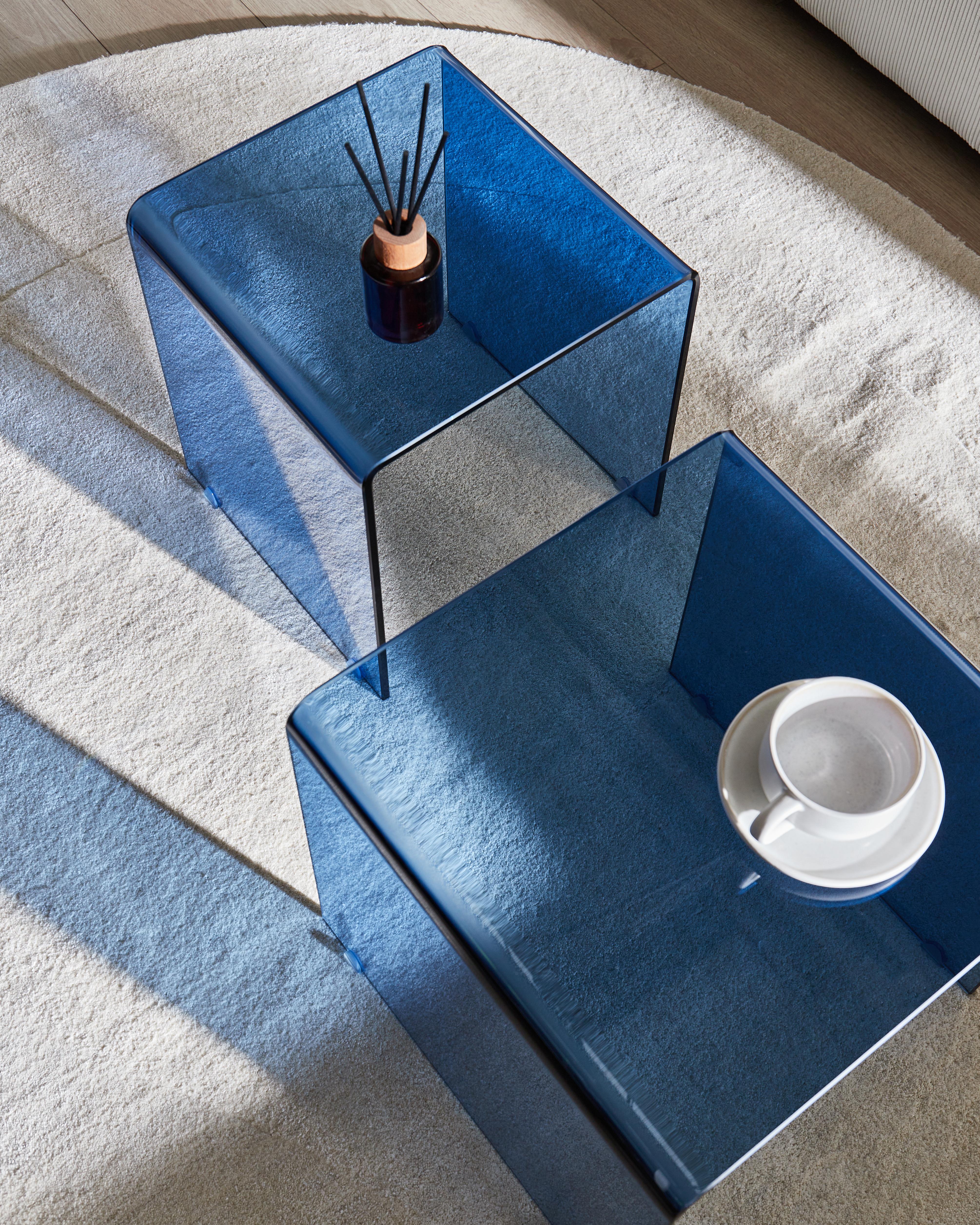 Set van 2 bijzettafels KENDALL Veiligheidsglas Blauw