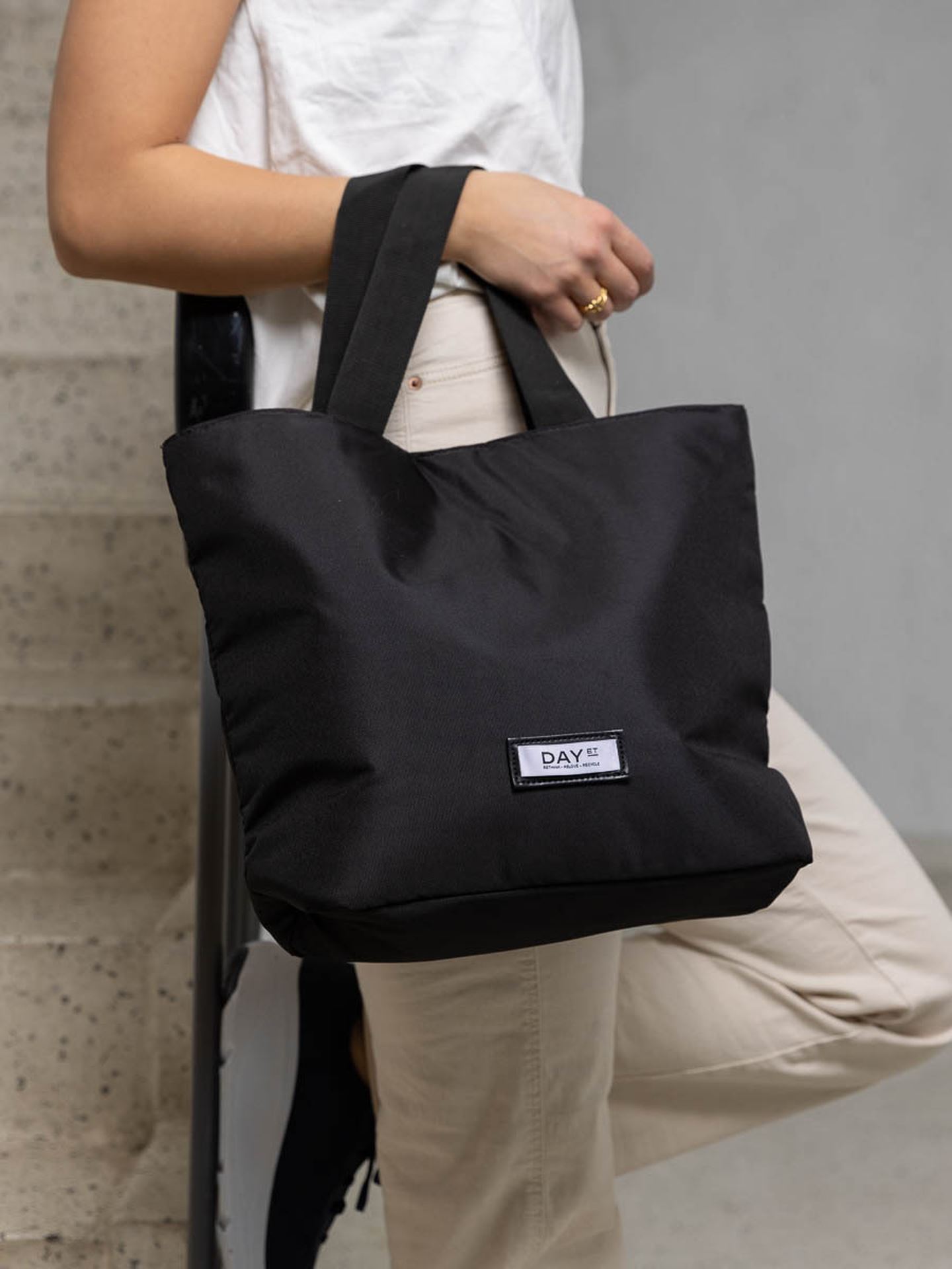 Gweneth RE-S Open Tote S