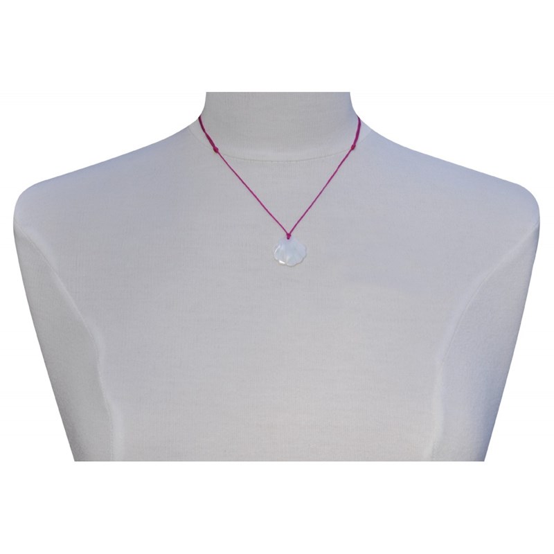 Collier Lien Coquille St Jacques en Nacre