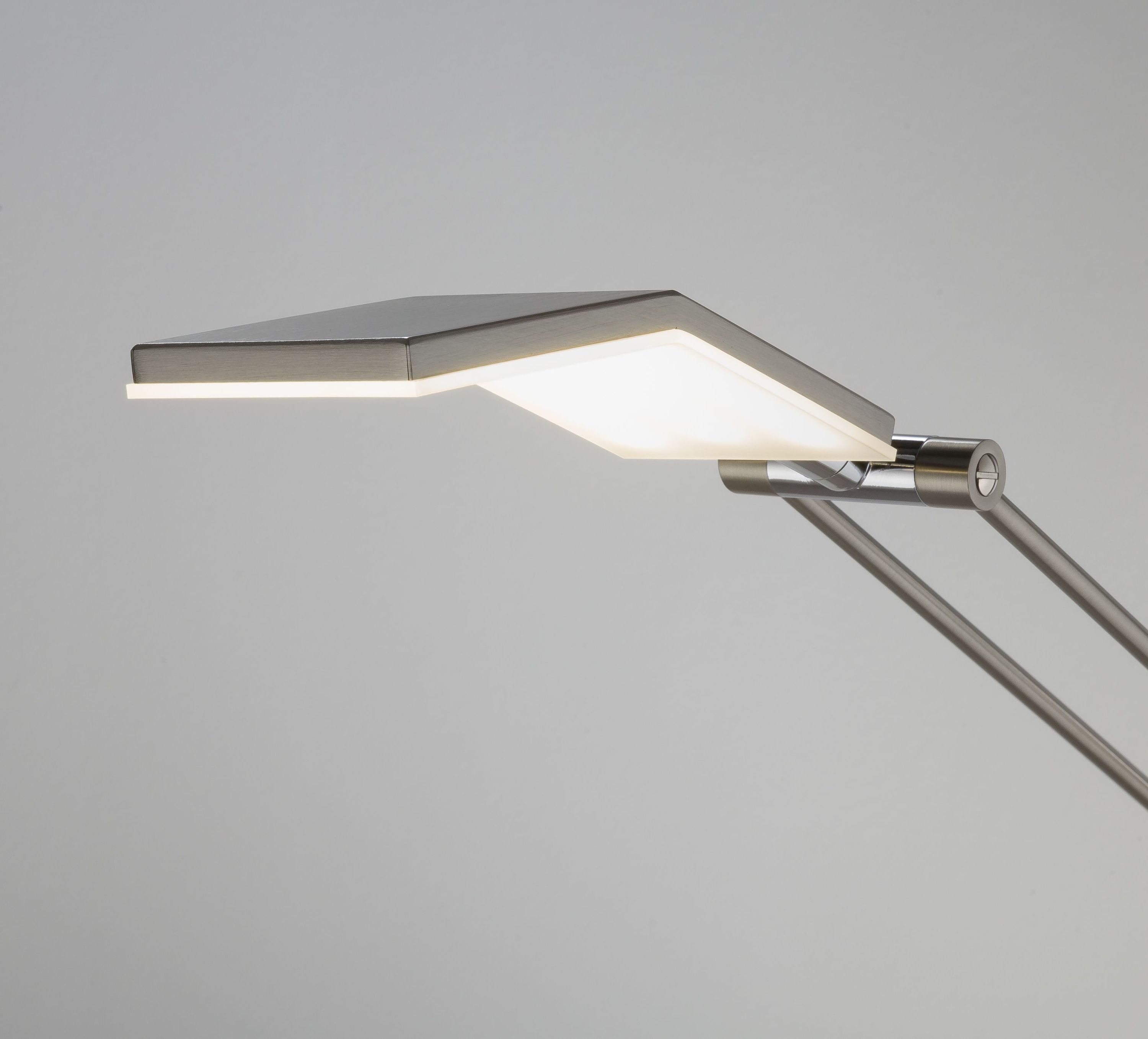 LED-Stehleuchte KINK