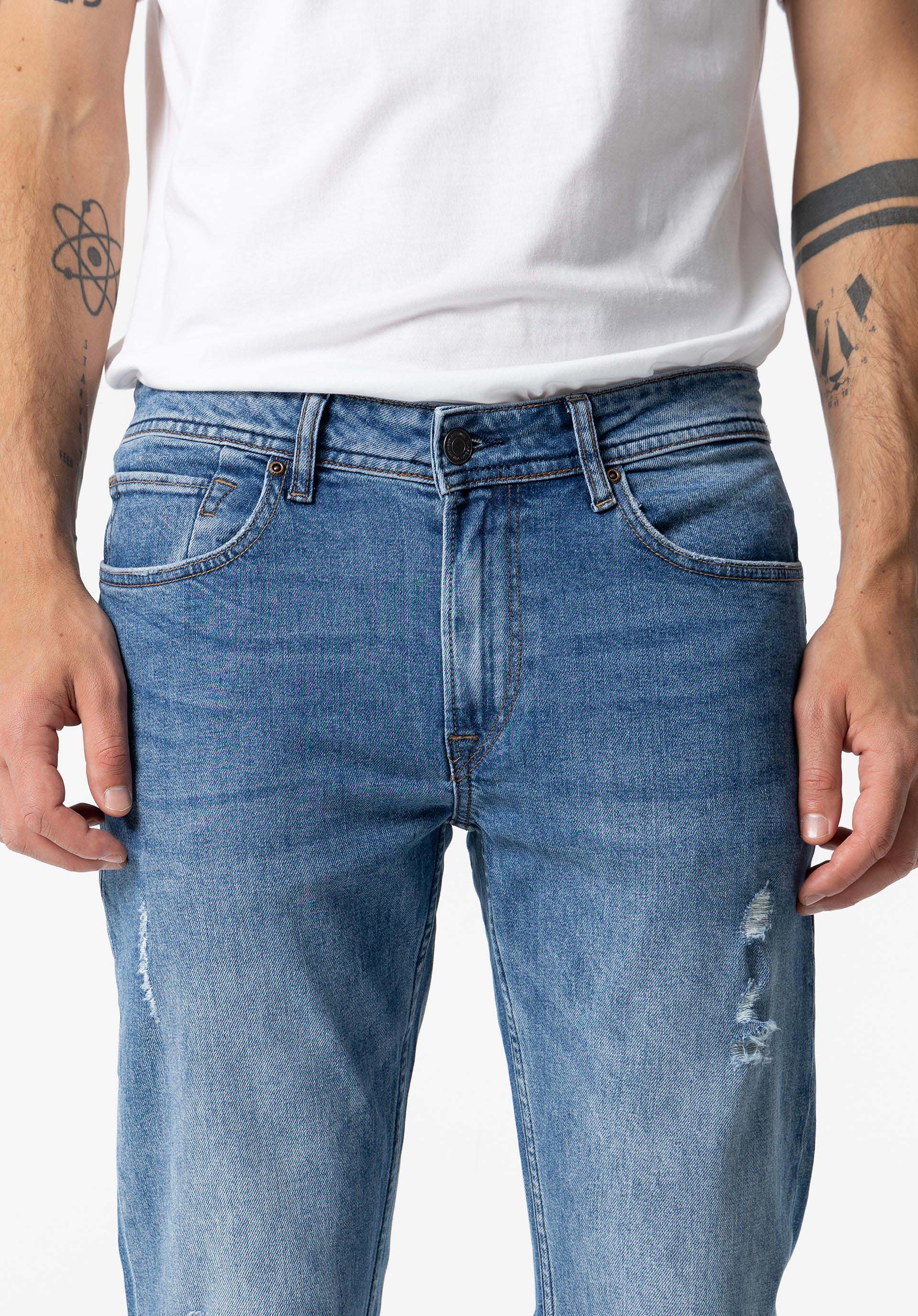 Jeans Leo Comfort Fit com Rasgões