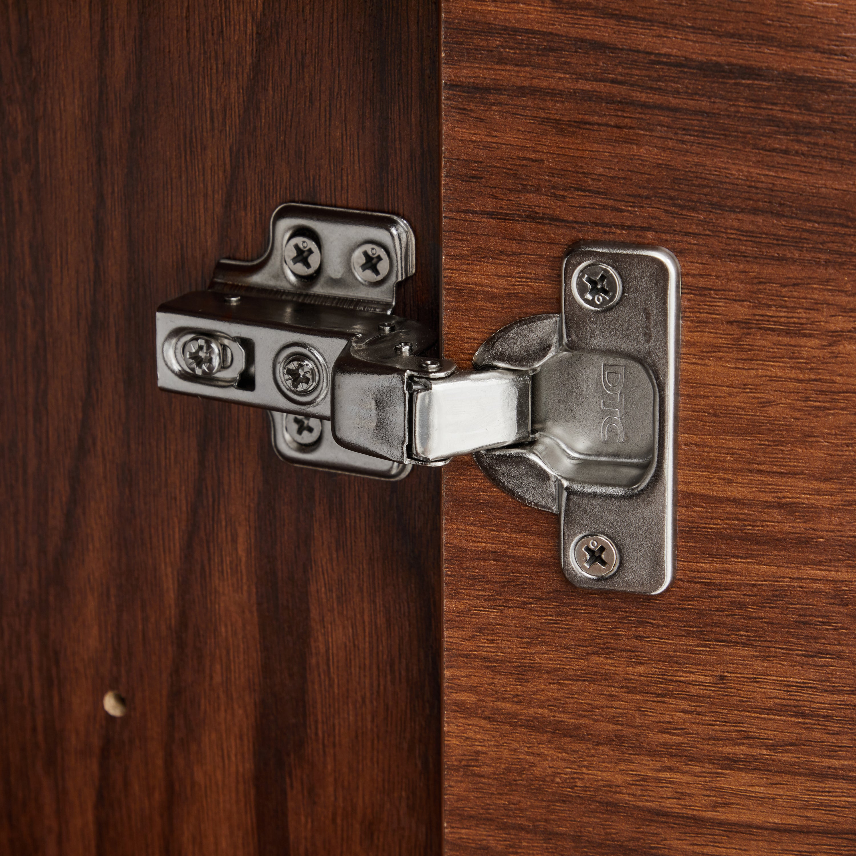 by fonQ Tier Dressoir - Walnut