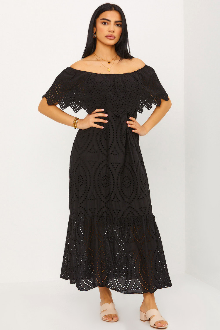 Robe noire col bardot en crochets