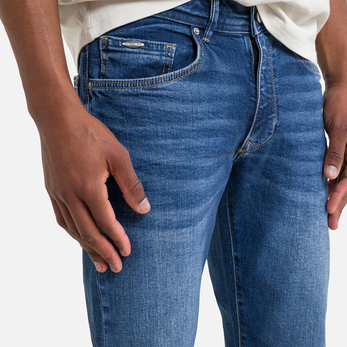 INDÚSTRIAS PETROLÍFERAS<br>Calça jeans slim Supreme Stretch Seaham