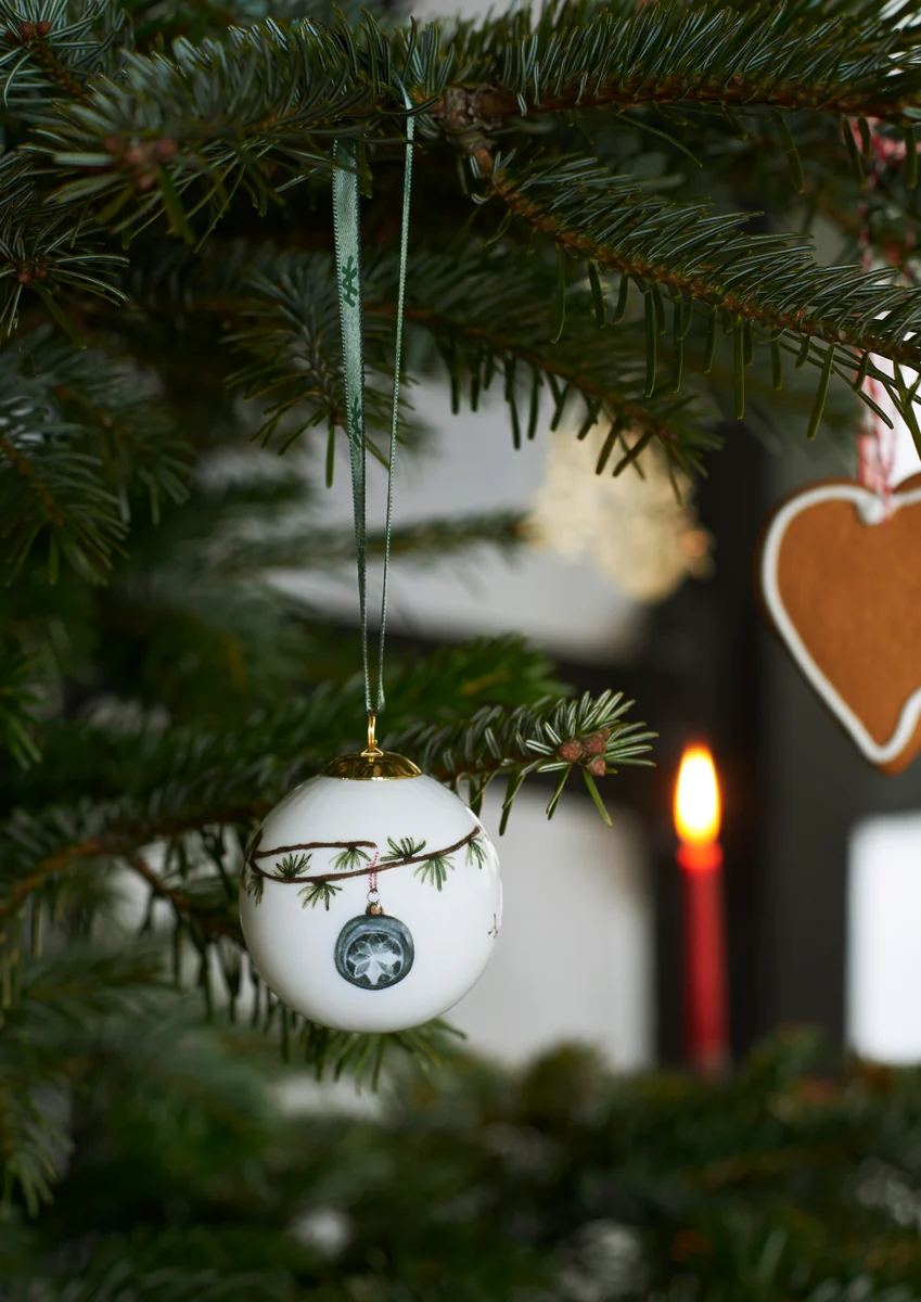 Kähler  Hammershøi Christmas Kugle 2020, hvid m. deko - Ø6 cm.