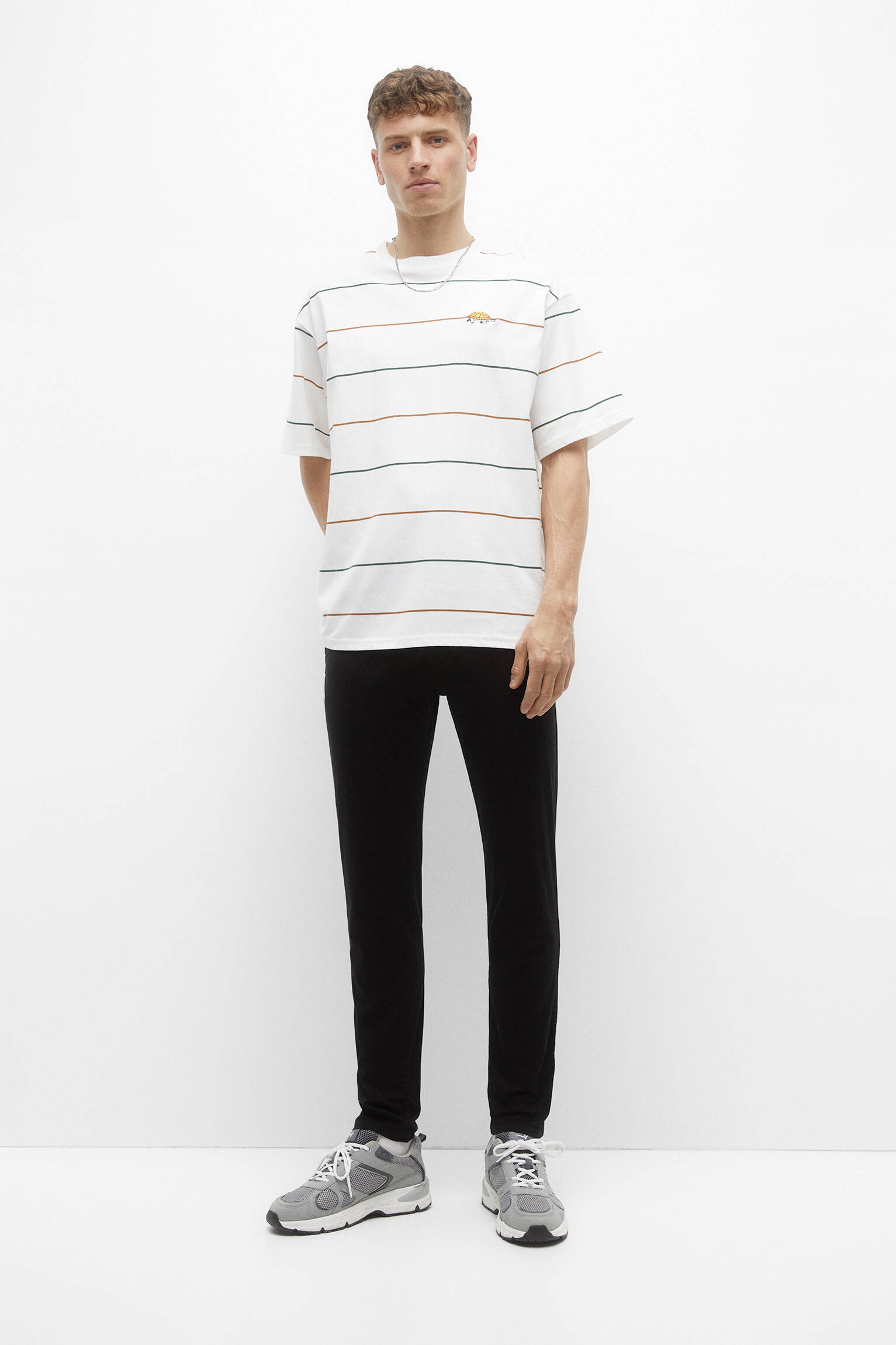 CALÇA CHINO BÁSICA - PRETA