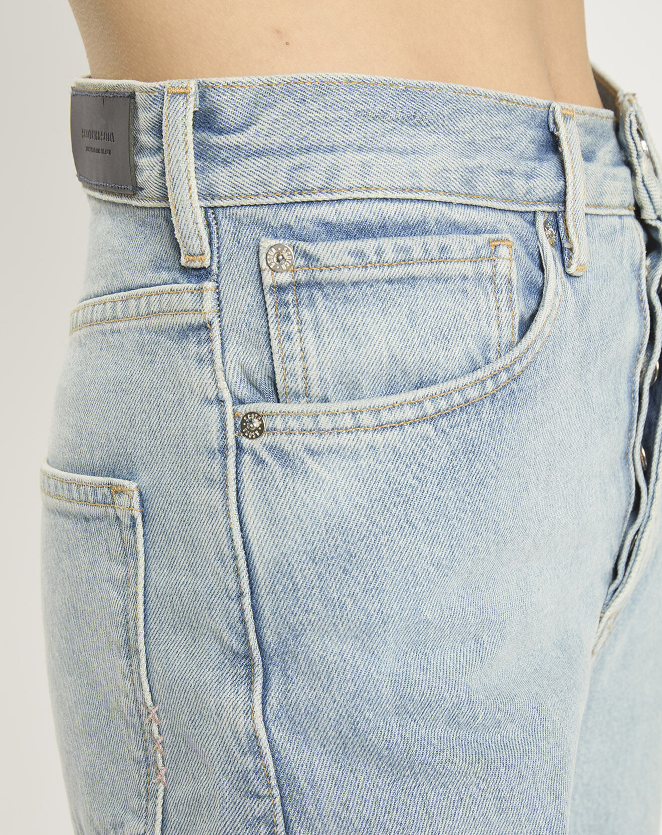 Scotch & Soda Jean boyfriend crop det couture bleu clair
