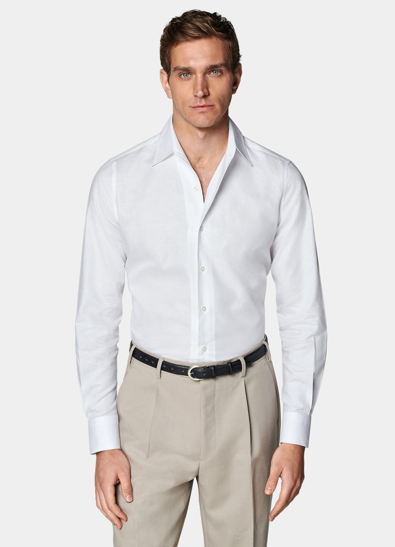 Chemise coupe ajustée avec col d'une seule pièce blanche