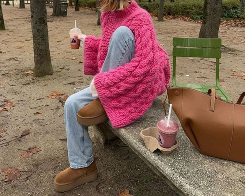 Jerolenea - Ronde hals, effen kabelgebreide oversized trui