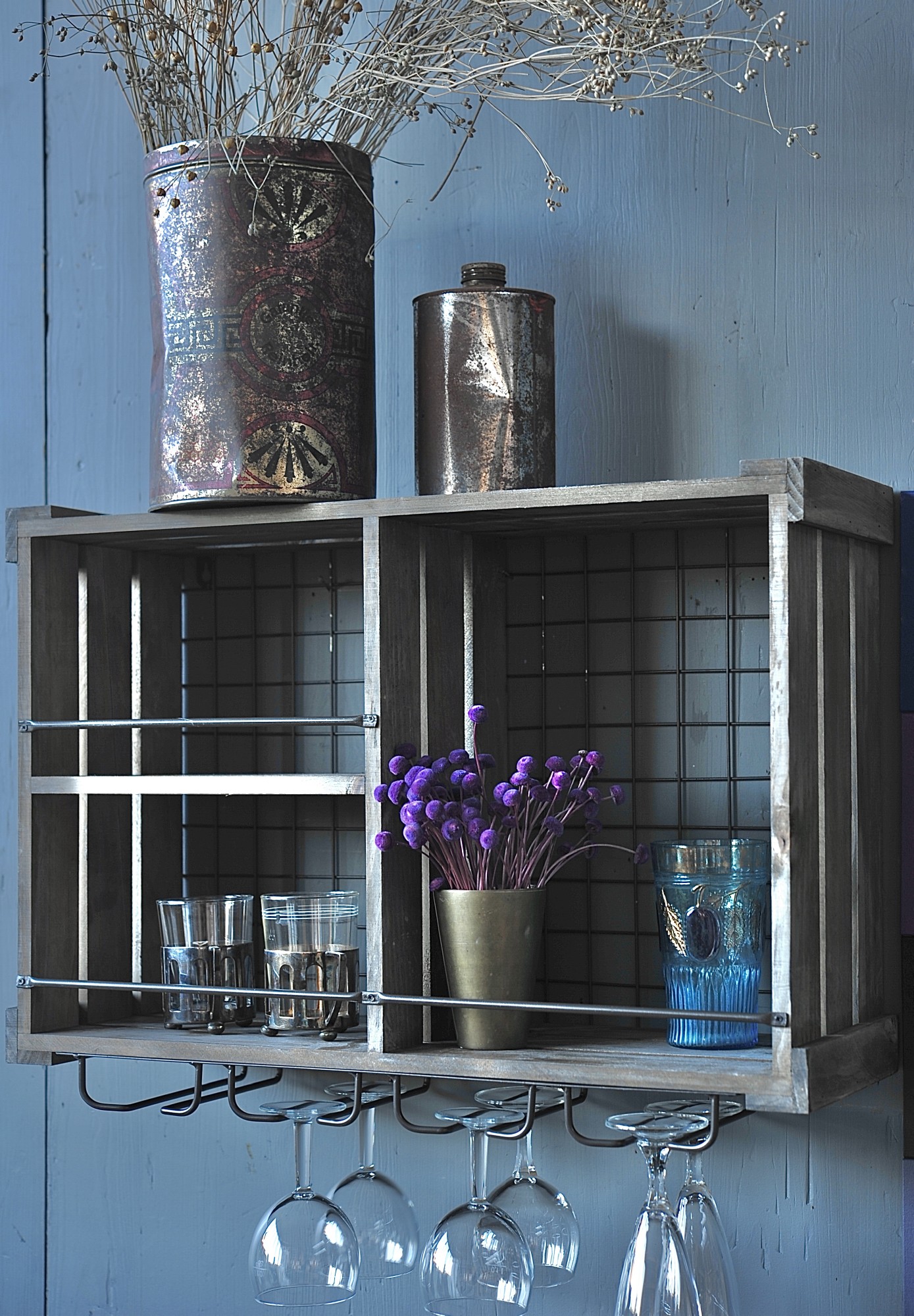 Wandregal mit Glashaltern, H 43 cm, B 60 cm, L 20 cm von fischer's lagerhaus