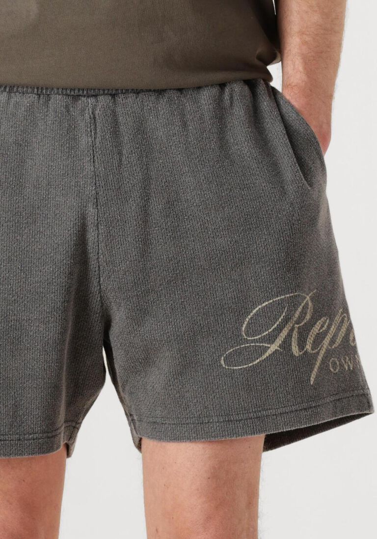 grijze represent korte broek represent owners club script short