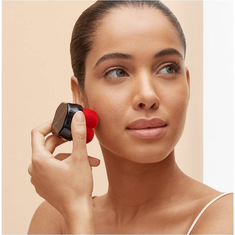 Shiseido HANATSUBAKI Hake Polishing Face Brush